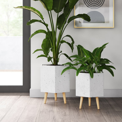 Anniston Pot Planter