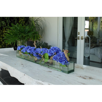 Arrangement in Planter