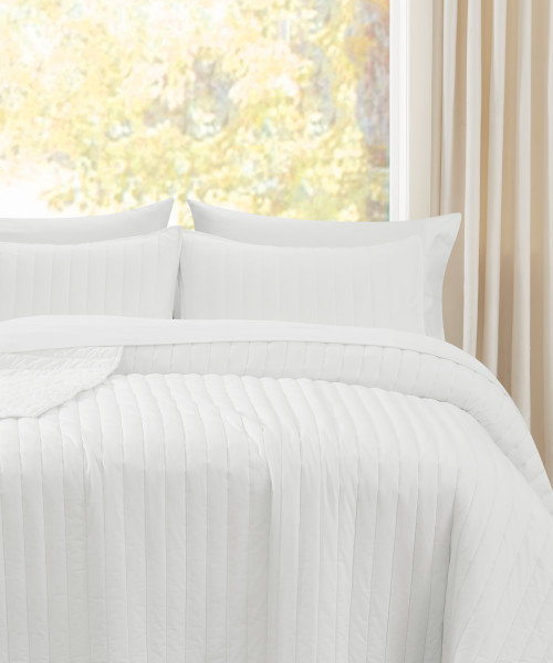 Brooklyn Loom Oversized Cotton Percale 3 Piece Quilt Set, King Quilt + 2 King Shams, White