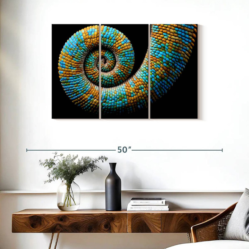Brampt Curled Chameleon, 24" H x 38" W