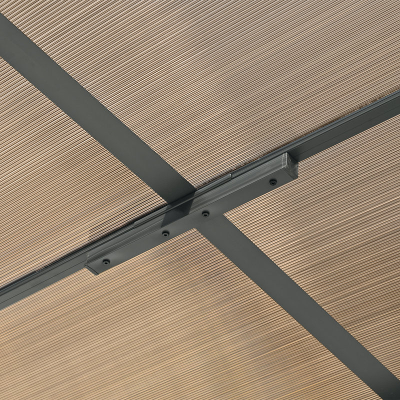 Pergola en métal avec auvent