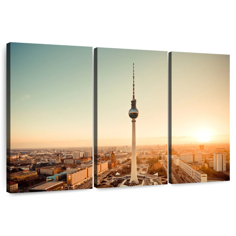 Tour de télévision de Berlin, H 28 po x l 45 po