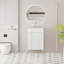 Meuble-lavabo à tablettes ouvertes avec lavabo en céramique et porte à fermeture douce, armoire de rangement à tablettes ouvertes sur le côté gauche, assemblage requis