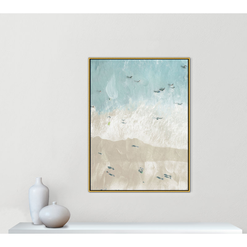 «Lay Out On The Beach II» par Milli Villa, L 37,5 po x H 49,5 po, Flotteur doré