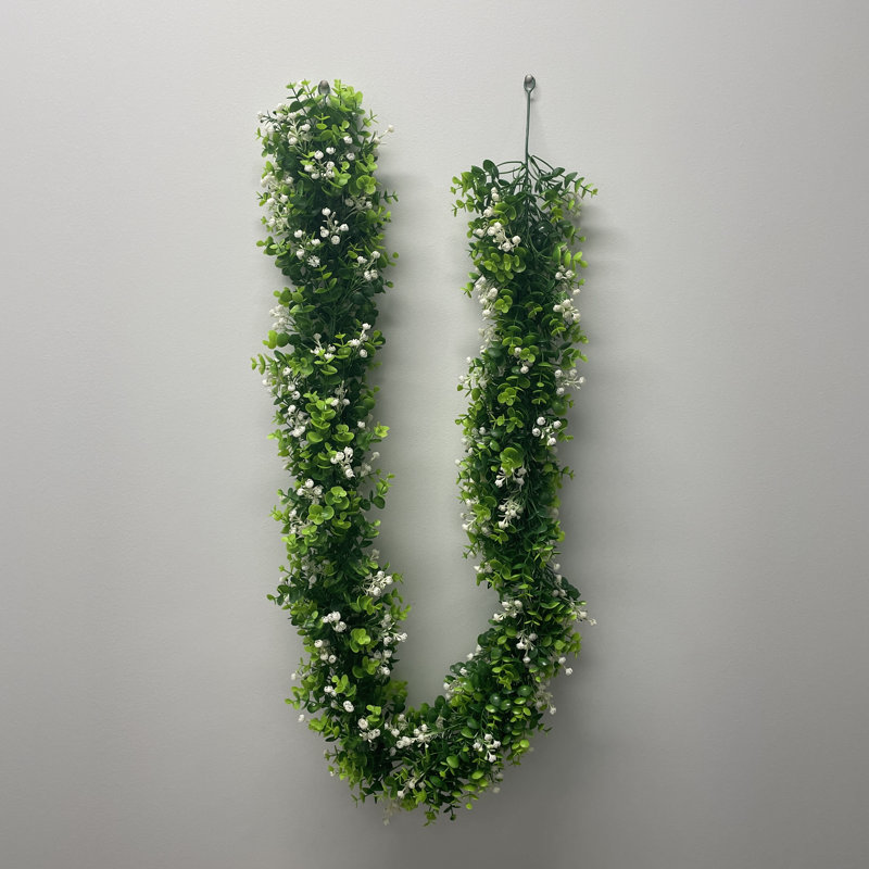 Guirlande 6 'en eucalyptus artificiel avec gypsophile blanche