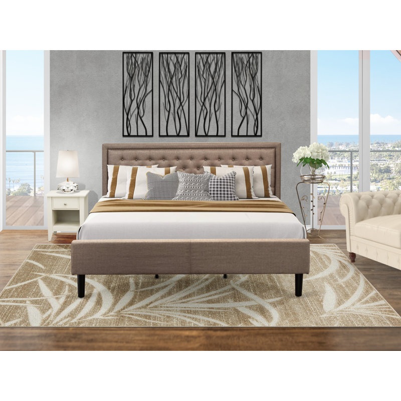 Ensemble de chambre à coucher 2 pièces - 1 très grande base de lit en tissu de lin brun capitonné et tête de lit capitonnée à boutons avec 1 table de chevet en bois - Table de chevet au fini crème au beurre brossé