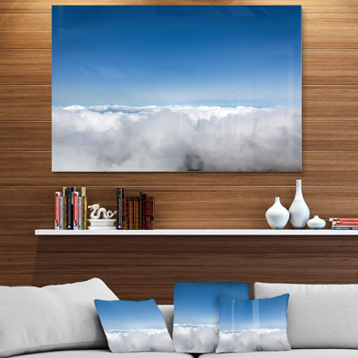 Vue aérienne du ciel au-dessus des nuages - photographie non encadrée sur métal