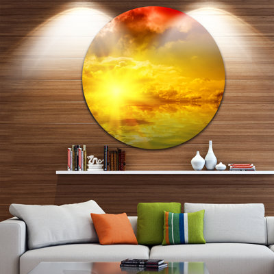 « red spectaculaire sky avec jaune sun », reproduction de photo sur métal