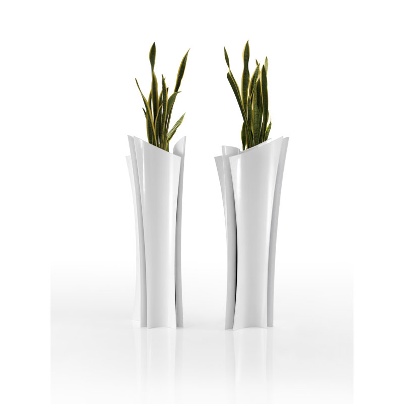 Alma Resin Pot Planter, White