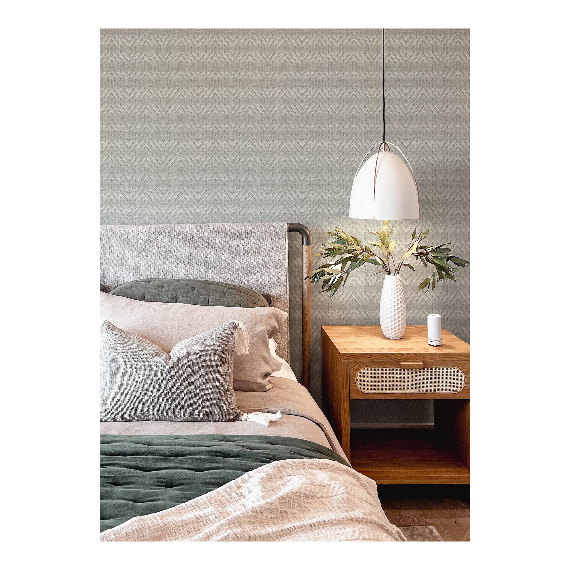 Ziggity Chevron Wallpaper, Gray