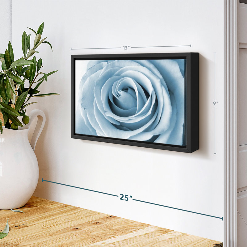 «Pearly White Rose», reproduction sur toile, H 9 po x l 13 po