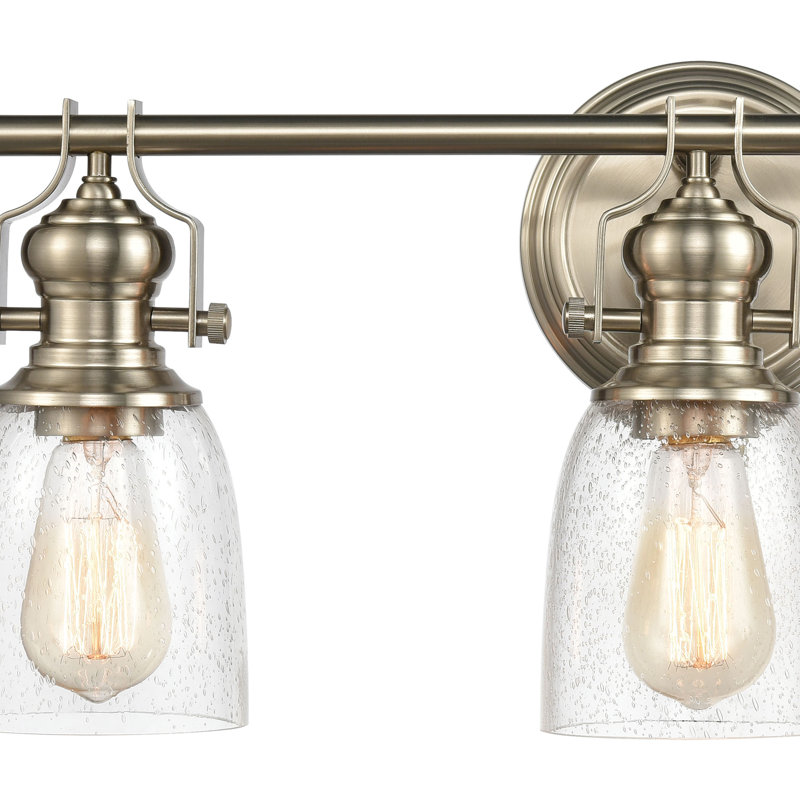 Éclairage pour salle de bain 3 lumières Chadwick - nickel satiné de 23 po de largeur, H 10 po x l 23 po x P 7 po