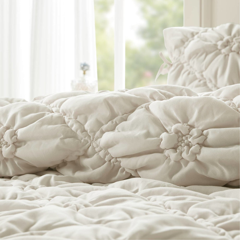 Édredon pour lit très grand 3 pièces à motif floral texturé, douceur semblable au nuage, matériau respirant, jolis accents de cravates standard de trois pièces, aspect feuilleté douillet, microfibre, confort toute l'année