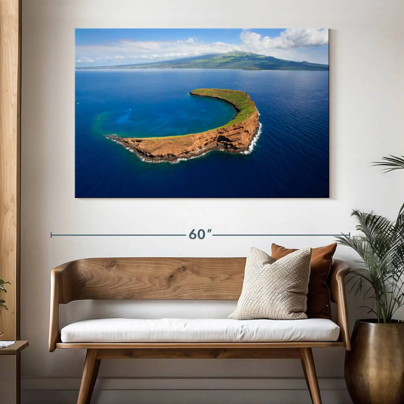 Gillard Molokini Crater Island, H 34 po x l 51 po