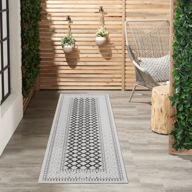 Ady Geometric Indoor / Outdoor Rug, Runner 2'2" x 7'6"