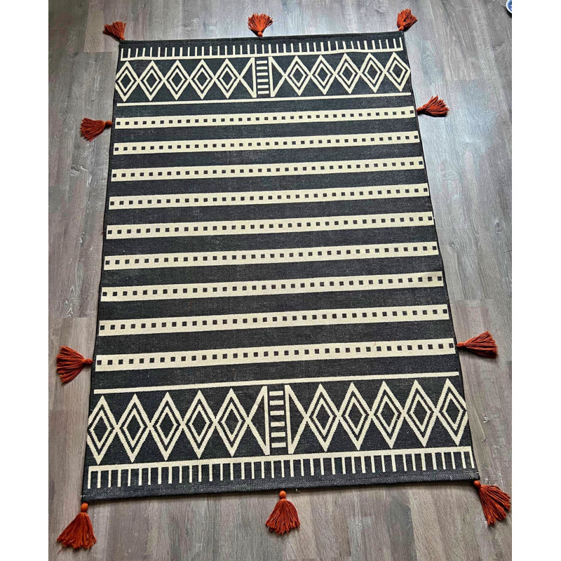 Tapis gris tissé à motif scandinave, Rectangle 3 pi 9,81 po x 4 pi 11,06 po