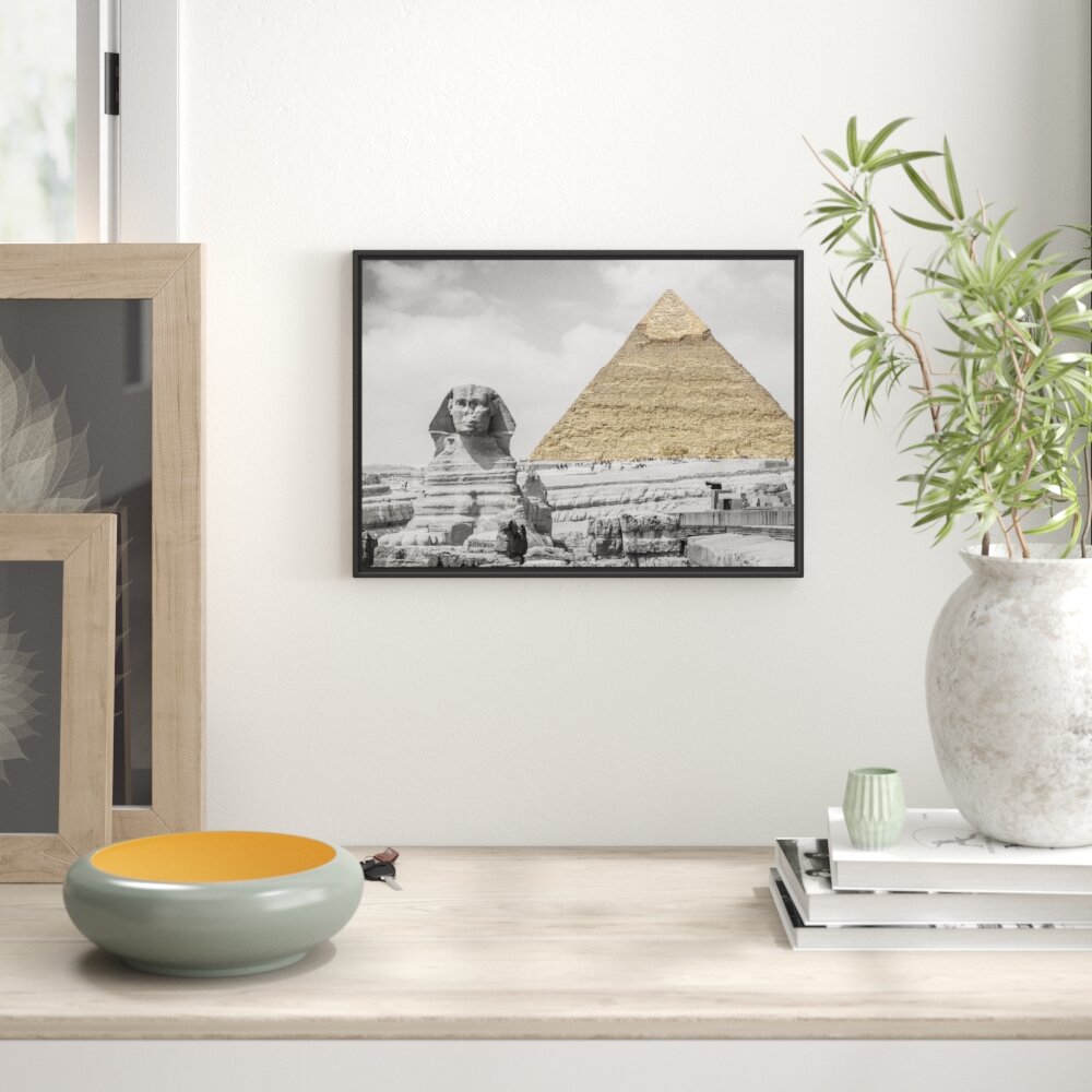 Gerahmtes Wandbild Sphinx vor Pyramide