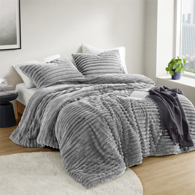 Avril Gray Fluffy Ribbed Plush 3-Piece Full/Queen Comforter Set
