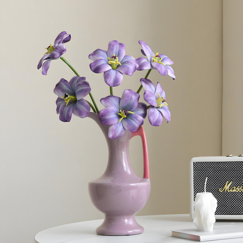 Ornements de fleurs simulées