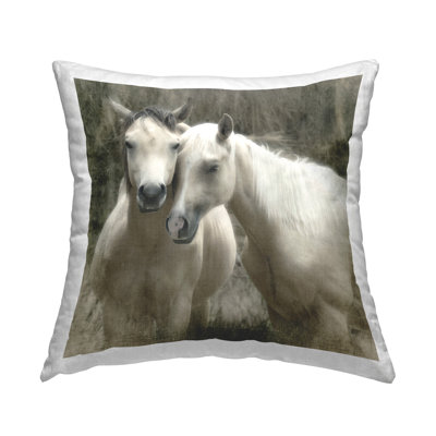 Conception de coussin décoratif à motif de chevaux dans la ferme par Rhonda Addison