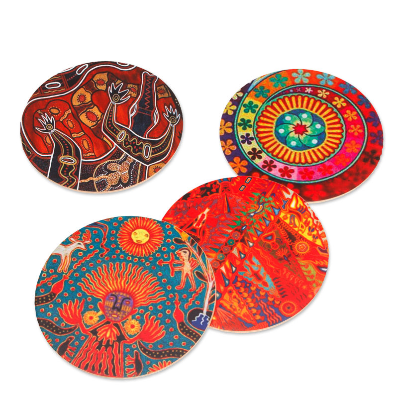 Ensemble de sous-verres en bois découpés à la main Bungalow Bungalow Huichol (ensemble de 4)