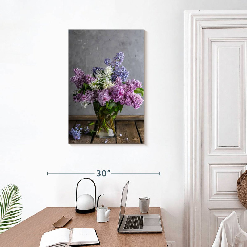 Vase Harnek de fleurs lilas, H 30 po x l 20 po