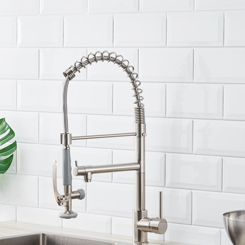 Robinet de cuisine en nickel brossé avec évier rétractable à une poignée pour installation commerciale