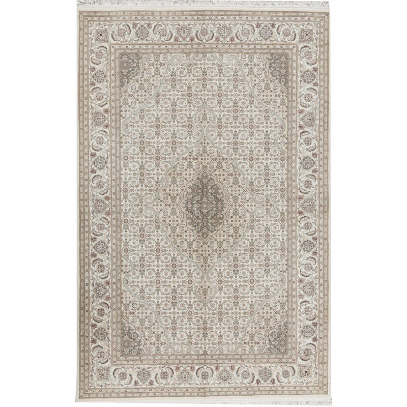 Oriental Area Rug in Ivory
