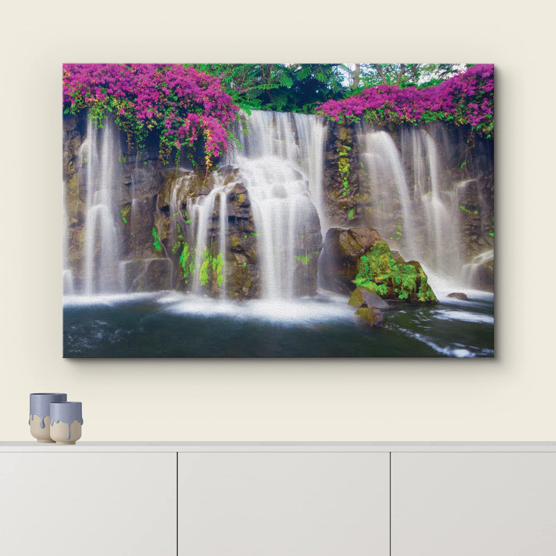 Art sur toile Misty Waterfall, Toile tendue, H 12 po x l 18 po