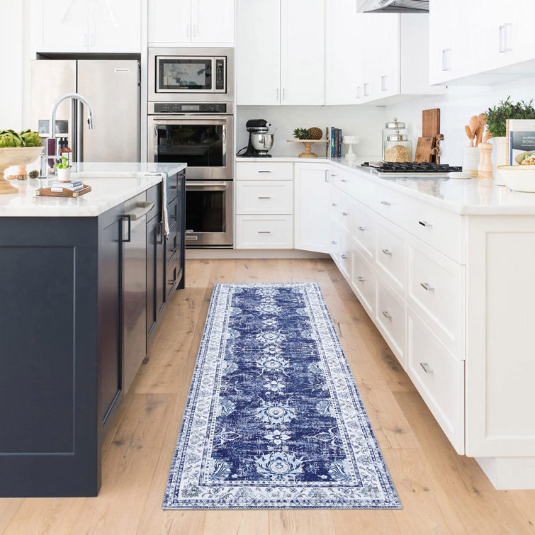 Sakinah Washable Floral Indoor Rug