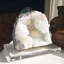 Apophyllite et stilbite sur basalte - Monté sur pied - Jalgaon, Inde