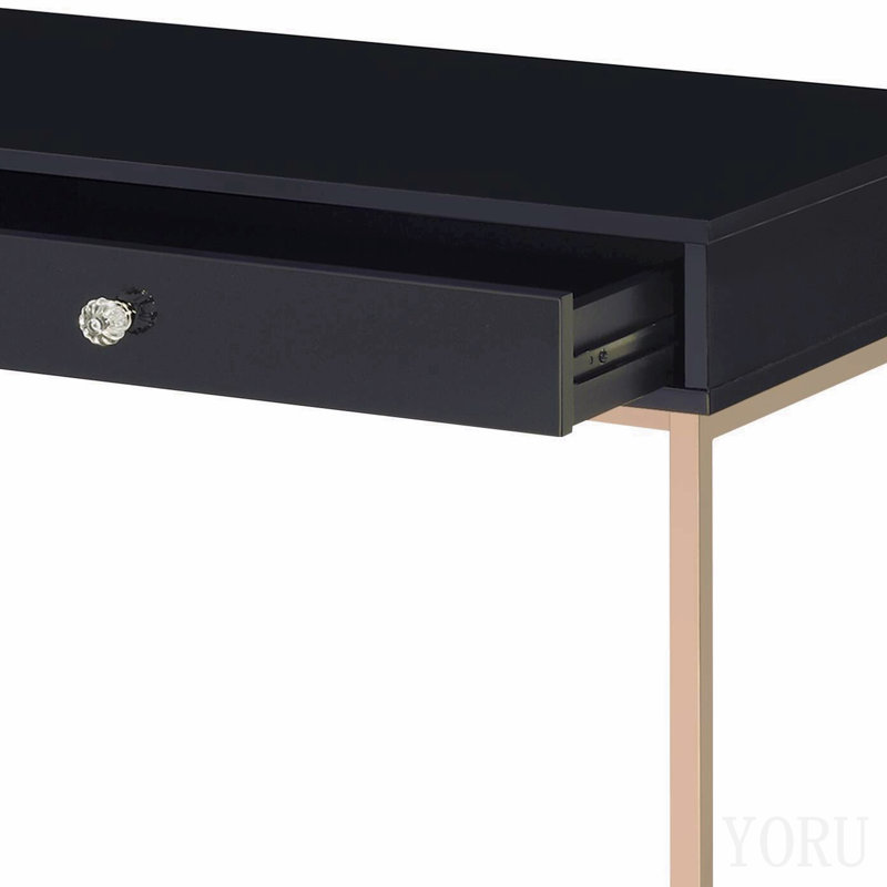 Bureau d'écriture noir brillant et doré