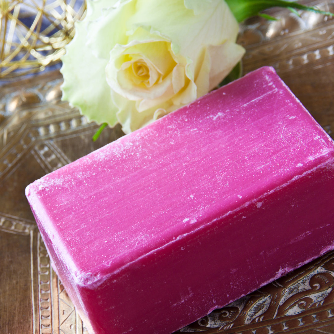 Jetmore Roses Soap von Santje09 - Leinwandfoto aufgerollt