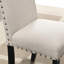 2 chaises de hauteur comptoir en tissu brun clair, 2 garnitures cloutées, 2 tabourets à structure en bois franc au design accrocheur-1394595122