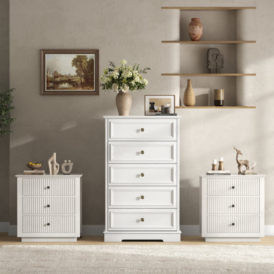 Ensemble de rangement vintage 3 pièces pour chambre à coucher comprenant une commode haute à 5 tiroirs et 2 tables de chevet