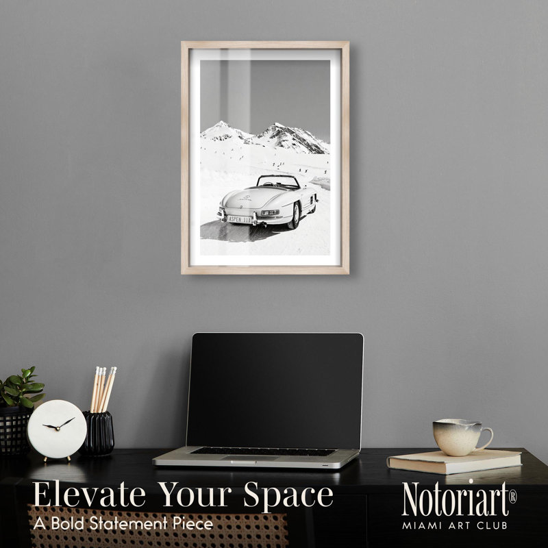 «300SL in Snowscape I Shadowbox» par Notoriart, H 25 po x l 17 po, Crème, crème