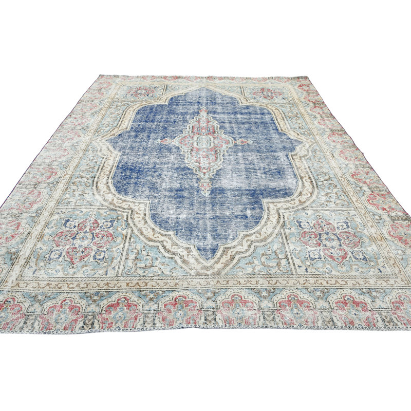 Tapis oriental bleu unique 7X9 One-of-a-Kind