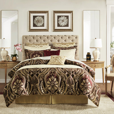 Très grand édredon 4. Thème. Chenille et taies décoratives. Jupe de lit à l'éclat gracieux. Fermeture à glissière. 100%. Importé. Instructions d'entretien, 4 pièces. Style. Comprend 1 édredon, 2 taies décoratives et une jupe. . Fermeture à glissière sur uni