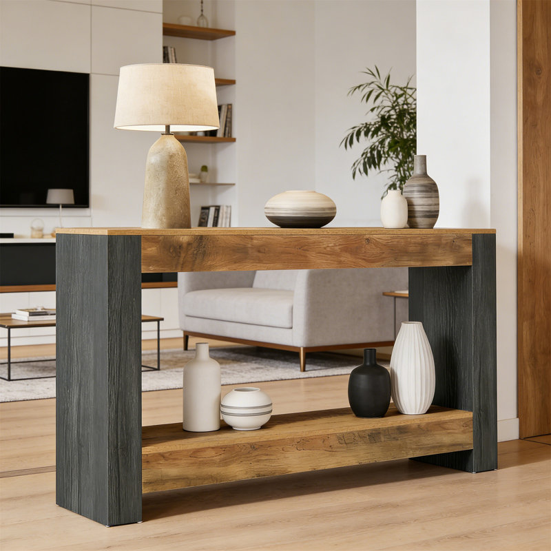Console 63 po, canapé de ferme en bois derrière le canapé