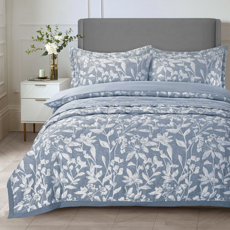 Luxury 3D Jacquard Stunning Leaf Pattern Duvet Set - Ashbury   , Double Duvet Cover + 2 Pillowcases, Blue Floral
