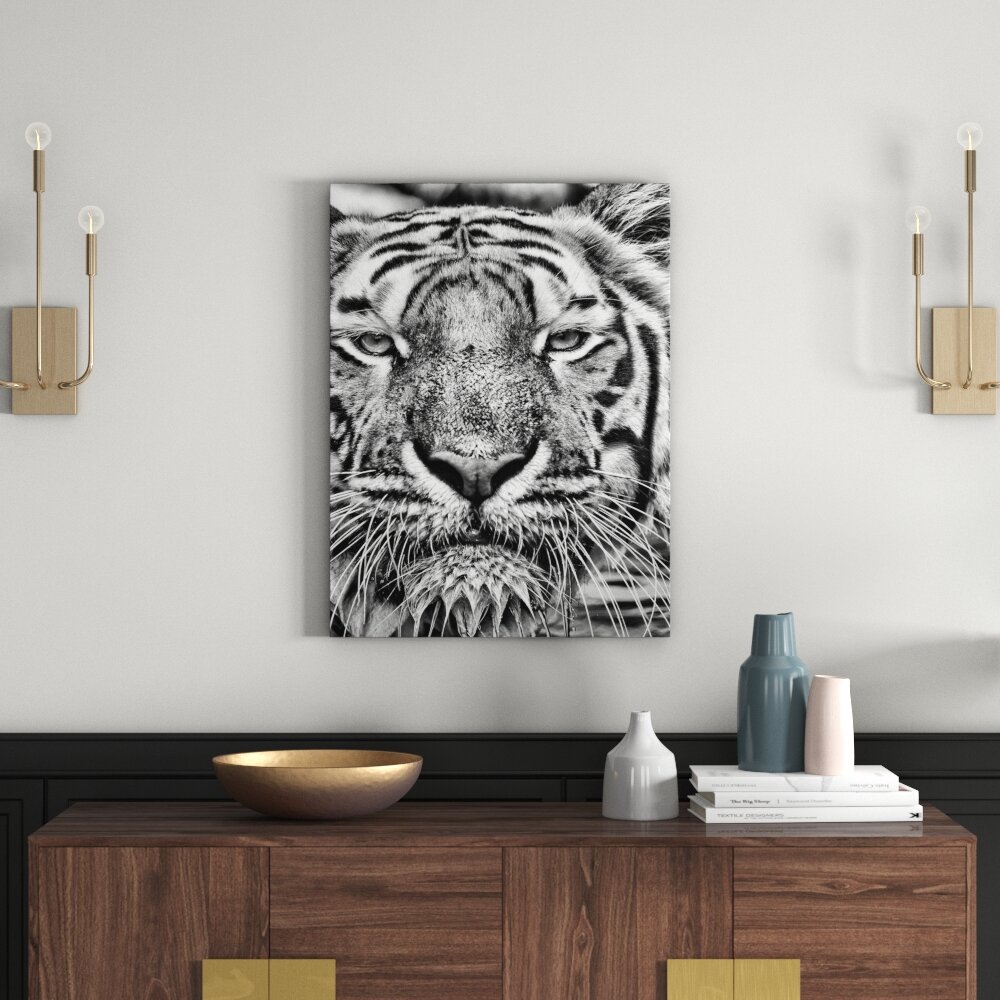 Leinwandbild Tiger im Wasser in Monochrom