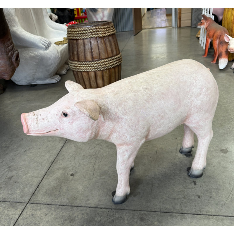 Statue de bébé cochon debout taille réelle