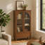 Vitrine d'appoint vintage de style campagnard avec étagères et tiroir réglables, en MDF plaqué bois véritable, avec pieds en bois massif.