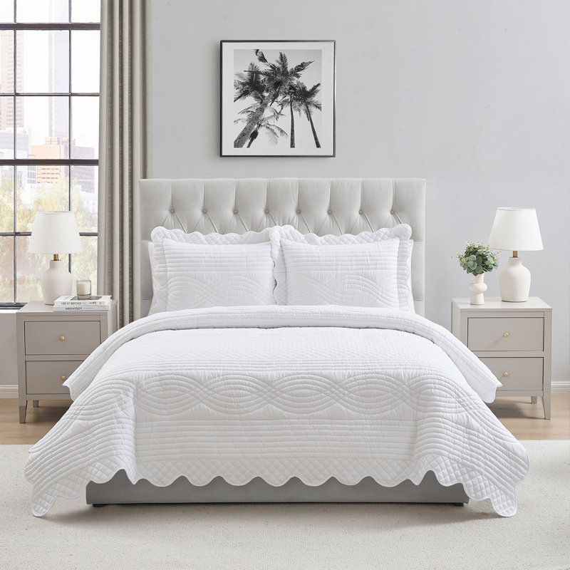 VCNY Home Scallop Microfiber Quilt Set, Twin, Twin Quilt + 1 Standard Sham, White
