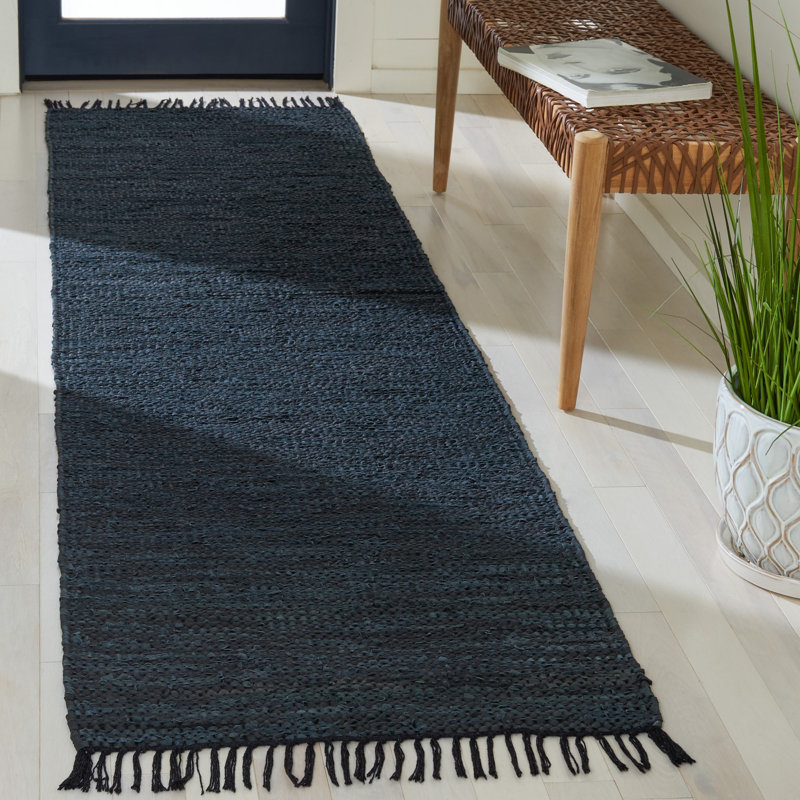 Tapis noir tissé à plat à la main Elle, Tapis de couloir 2 pi 3 po x 9 pi