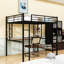 Lit mezzanine double avec long bureau et tablettes, garde-corps