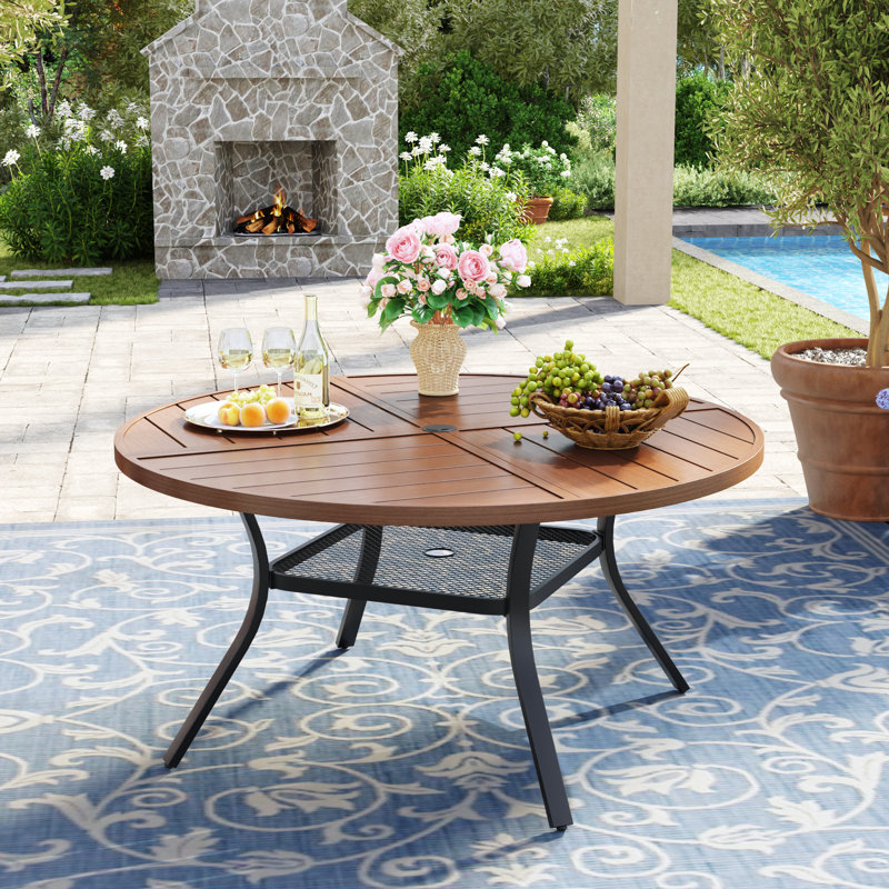 Table de salle à manger de patio 47 po avec tablette de rangement Nicastro, Brun / bois brossé