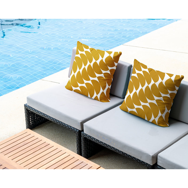 Oreiller carré intérieur / extérieur Mandi, L 15 po x H 15 po, Jaune