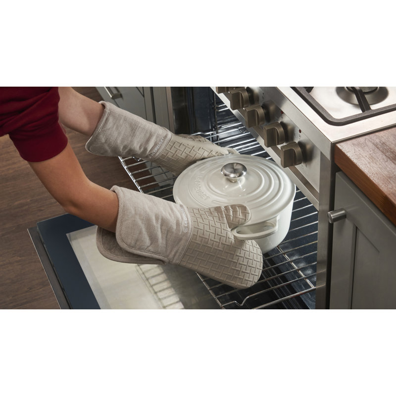 Le Creuset Oven Mitt 15 In Charbon, Green