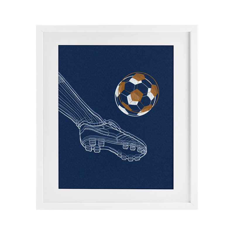 «Soccer Lines Contour», impression par Marcus Prime, H 21 po x l 17 po, Bord de mer blanc sous verre encadré